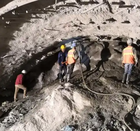 颍泉拱顶带模注浆料的施工流程及注意事项